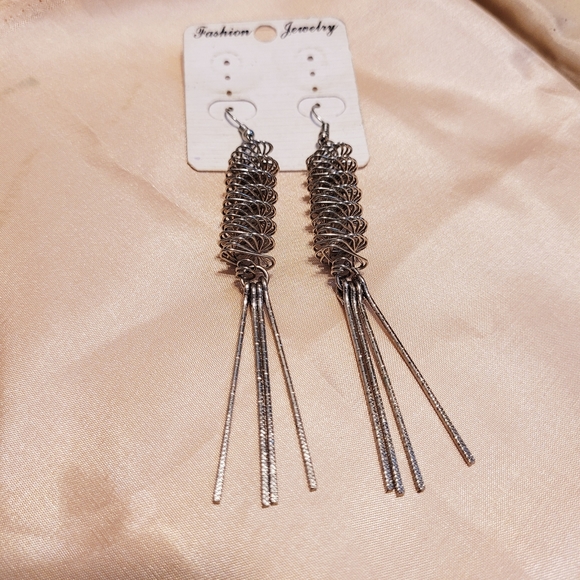 Fashion Earrings - Picture 4 of 4